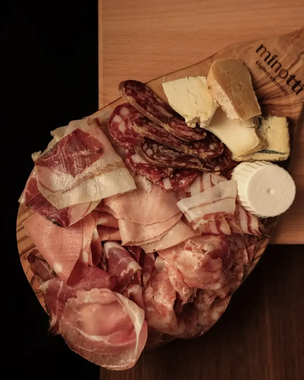 Tagliere regionale di salumi e formaggi di Bottega Minotti ai Parioli